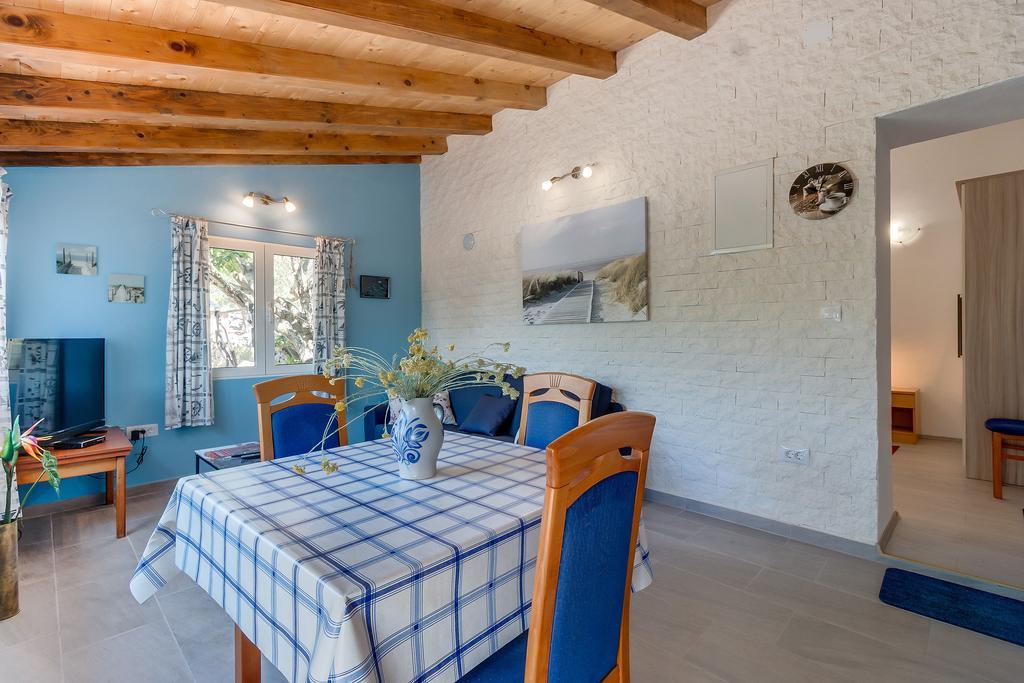 Holiday Home Nikol Veli Losinj Ngoại thất bức ảnh